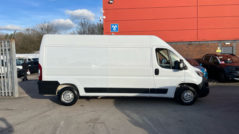 Peugeot Boxer 335 L3 Diesel 2.2 BlueHDi H2 Professional Premium+ Van 140ps